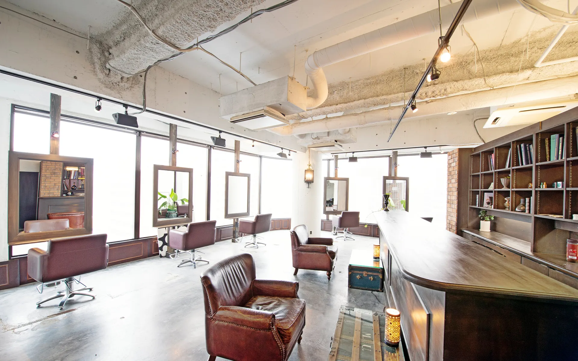 美容室の「面貸し（ミラーレンタル）」と「業務委託」の決定的な3つの違い